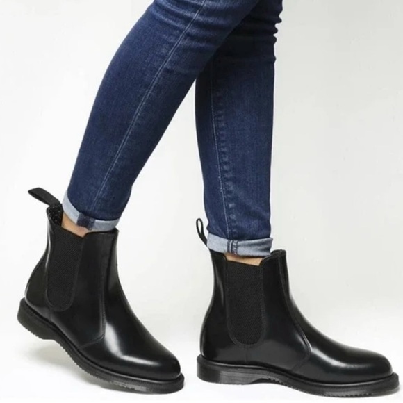 Dr. Martens Flora Sleek Black Chelsea Ankle Boots Brand New Sz 7 Leather - Picture 12 of 13